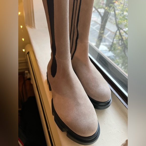 NEW Free People Brooks Chelsea Boot (Women) in size 9 - Picture 4 of 6